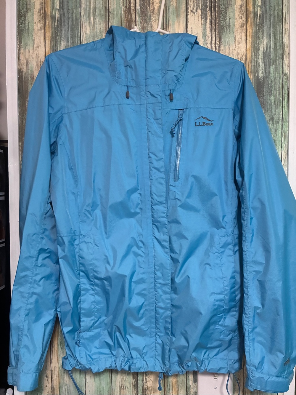 L.L. Bean Women's Bright Blue Hooded Rain Jacket